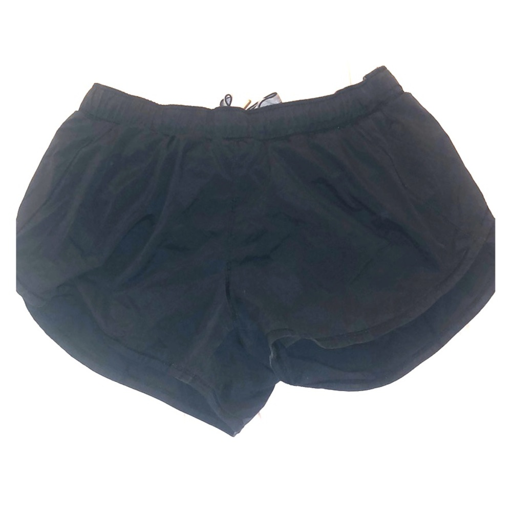 Lululemon black shorts